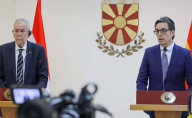 Presidenti austriak në Shkup: Mos humbni kohë, ndryshoni Kushtetutën