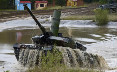 Gjermania mban premtimin, tanket “Leopard” mbërrijnë në Ukrainë