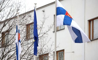 Disa ditë pas anëtarësimit në NATO, ambasada finlandeze në Moskë me letër me pluhur të dyshimtë