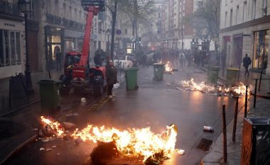 “PO” reformës së pensioneve, rikthehen protestat e dhunshme në Francë, qytetarët i vënë flakën Parisit