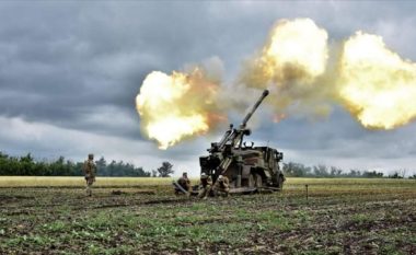 Ukraina do të marrë 19 sisteme artilerie “Caesar Howitzer” nga Danimarka
