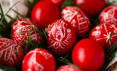 Cili është kuptimi i vërtetë i vezës së Pashkës