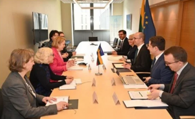 Mbahen konsultimet e para politike mes Kosovës e Lituanisë