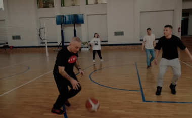 Meta sfidon veten në basketboll: Koha për trepikësh (VIDEO)