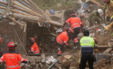 Tragjedi në Ekuador, rrëshqitjet e dheut rrafshojnë lagjen, 27 të vrarë dhe 67 të zhdukur