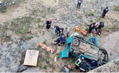 Makina bie në përrua, humbin jetën 4 persona në Turqi