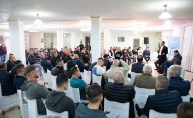 Këlliçi takim me banorët e Saukut: Realiteti i Tiranës është i tmerrshëm