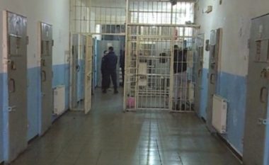 Po vuan dënimin në burgun e Drenovës, i burgosuri dërgohet me urgjencë në spital, ja çfarë ndodhi (EMRI)
