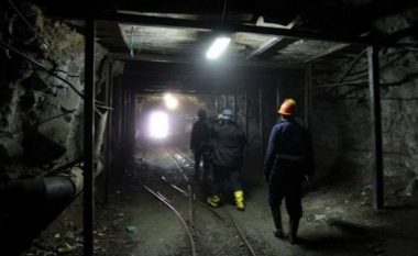 Bllokohen për më shumë se 15 orë rreth 40 minatorë në Trepçë