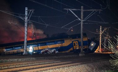 Treni del nga shinat në Holandë, një viktimë dhe disa të plagosur rëndë