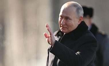 Të ftuar të gjithë krerët e shteteve, Putin “përjashtohet” nga ceremonia e kurorëzimit të Mbretit Charles