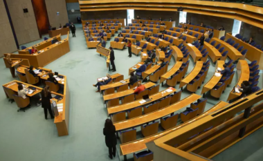 Alarm për bombë në Hagë, evakuohet parlamenti