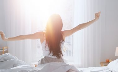 Pse të zgjoheni herët, ju bën person me të lumtur?