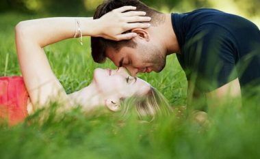 Rregulli i “6 minutave” që do të përmirësojë lidhjen tuaj të dashurisë