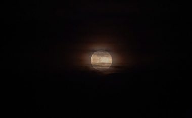 Sonte “Hëna rozë” e parë për pranverën, nga e mori emrin ky fenomen