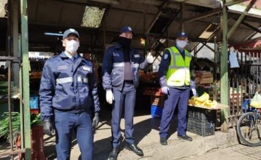 Policia kontrolle në tregun agro-ushqimor në Elbasan, disa të shoqëruar