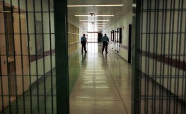 Vijon procesi zgjedhor në burgun e Fierit, deri tani kanë votuar 132 të dënuar