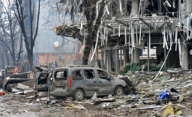 Lufta në Ukrainë, 4  të vdekur dhe 16 të plagosur nga  bombardimet në Luhansk