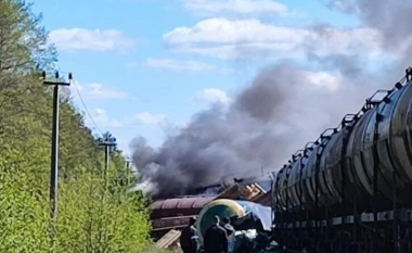 Shpërthim në Rusi, treni del nga shinat
