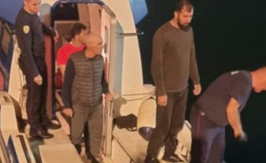 U godit nga trageti i linjës Durrës-Bari, përmbytet peshkarexha në ujërat e Adriatikut, shpëtohen 3 peshkatarët!