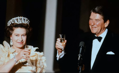 FBI zbulon komplotin e viteve 1980 për të vrarë Mbretëreshën Elizabeth II