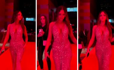 “Nusja” mbërrin në tapetin e kuq, kështu duket Kiara Tito sonte (VIDEO)