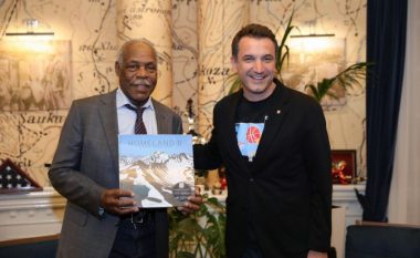 Veliaj pret aktorin hollivudian Danny Glover: I lumtur që Tirana mirëpret figura që rrisin reputacionin e qytetit