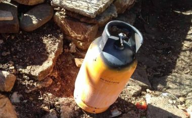 Shpërthimi i bombolës së gazit në një banesë në Patos, banorët: I gjetëm të mbuluar në gjak