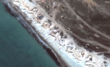 Imazhet satelitore, Rusia tenton të forcojë kufirin e Krimesë veriore