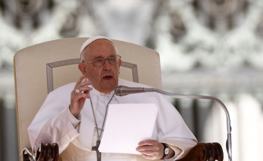 Vatikani konfirmon misionin e paqes për t’i dhënë fund luftës në Ukrainë