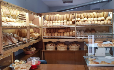 Jo vetëm “vjedhje” në peshë, tashmë edhe rritje çmimi të bukës? ERE i kërkon furrave plotësimin e disa kushteve