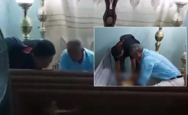 Pamje të rënda, pas 8 orësh në arkivol, “ringjallet” e moshuara (VIDEO)