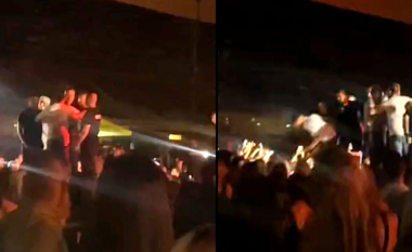 VIDEO/ Incident në koncertin e Nikos Vertis, fansi i shkon në skenë, roja e “flak” tutje