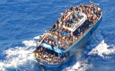 Albeu: Fatkeqësia me mbytjen e anijes plot me emigrantë në Greqi, arrestohen shtatë trafikantët nga Egjipti