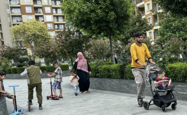 Prej dy vitesh në Shqipëri, afganët e Shëngjinit ndihen të lënë “pas dore”, ende në pritje për të ikur