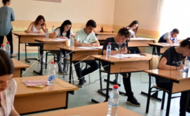 Dështojnë masat e ministrisë së Arsimit, publikohet sërish në rrjetet sociale teza e provimit