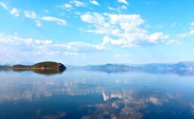 Gjendet një grua e mbytur në liqenin e Pogradecit