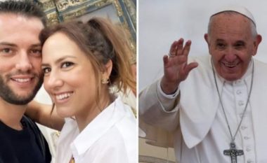 Arbana dhe Eduarti marrin urim edhe nga Papa Françesku për dasmën