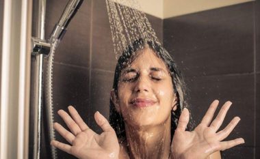 Marramendje dhe përizerje në dush: Çfarë do të thotë për shëndetin