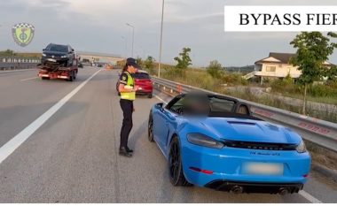 184 km/h në Bypass-in e Fierit, boshnjaku me “Porsche” nuk pyet për rregullat e qarkullimit rrugor në Shqipëri (VIDEO)