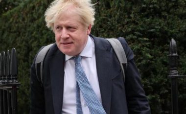 Boris Johnson i rikthehet gazetarisë, rroga e tij do ju habisë