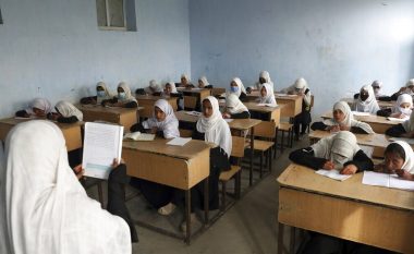 Pas Iranit, edhe në Afganistan helmohen vajza nëpër shkolla, nuk dihet kush qëndron pas ngjarjes