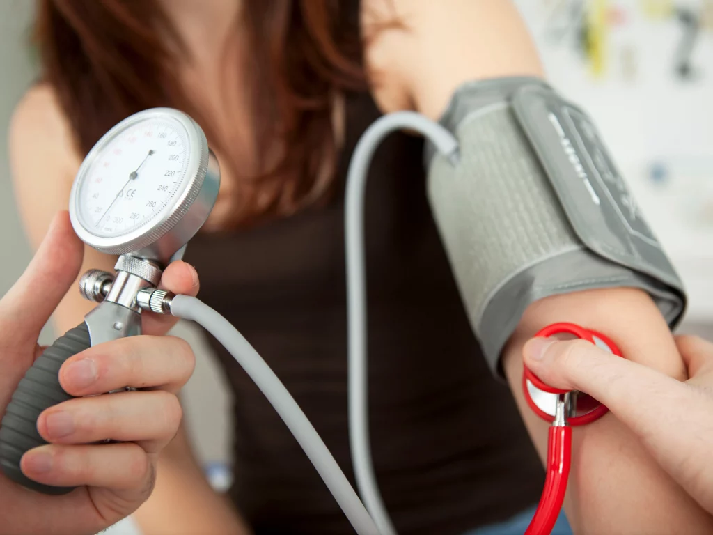  Understanding your blood pressure numbers , what is hypertension and hypotension , symptomts and treatment 