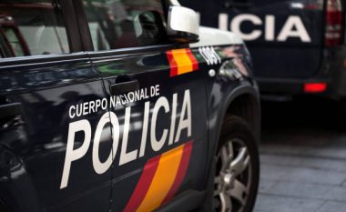 Dërgonin drogë me pako postare nga Spanja në Irlandë, shkatërrohet banda e trafikantëve, mes të arrestuarve edhe shqiptarë