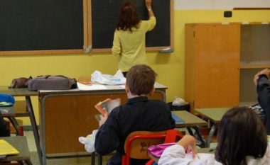 E pazakontë në Itali, mësuesja me 24 vite punë, nga të cilat 20 ishin leje