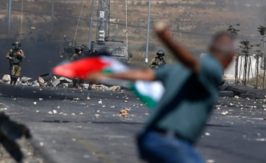 Izraeli kryen bastisje në Ramallah, dhjetëra të plagosur gjatë përleshjeve