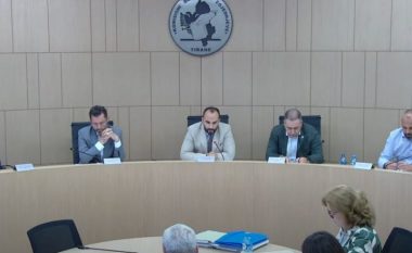 Kolegji Zgjedhor vendos rinumërim të votave në 18 kuti të bashkisë Kuçovë