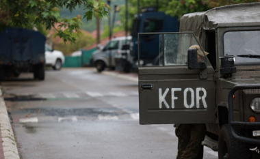 Albeu: KFOR i paqartë për vendin ku u rrëmbyen policët e Kosovës, reagon me ironi këshilltari i Kurtit: Nuk dihet ku e kanë komandantin
