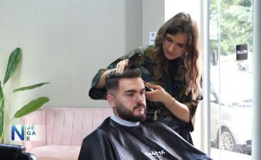 Prej 4 vitesh berbere në Tiranë, 23-vjeçarja “sfidon” meshkujt: Më paragjykuan, por sot i kam klientët më besnikë