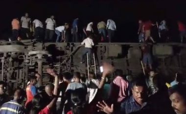 Përplasen trenat në Indi, 50 të vdekur dhe 300 të plagosur